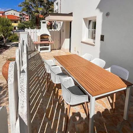 Prázdninový dům Luxurious In Kornić