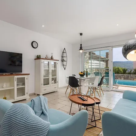 Pet Friendly In With House Sea View Holiday home Kornic