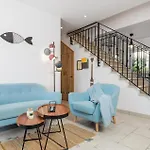 Holiday home Luxurious In