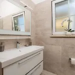 Luxurious In Holiday home