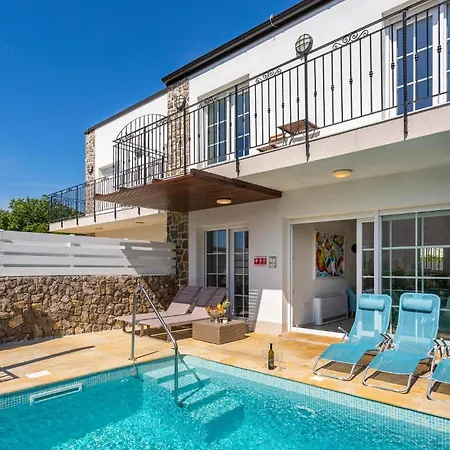 Luxurious In Holiday home