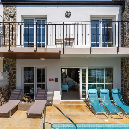 Luxurious In Holiday home